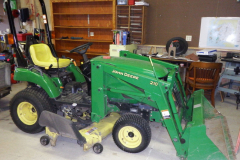 3-7-15-John-Deere-2210-With-210-Loader
